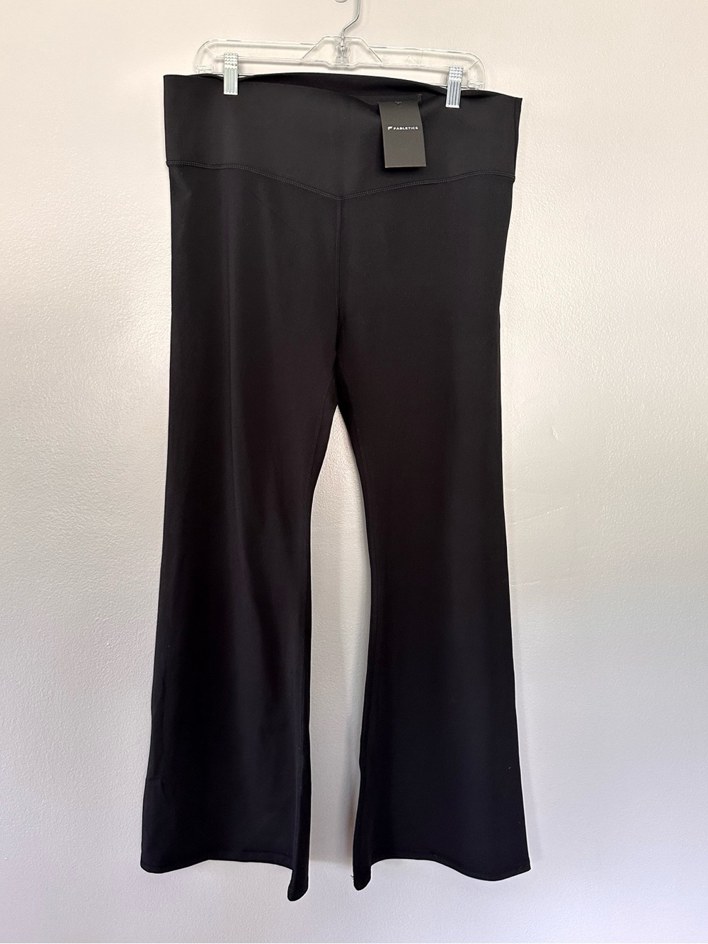 NWT Fabletics Oasis PureLuxe Kick Flare Leggings Black 3X Short